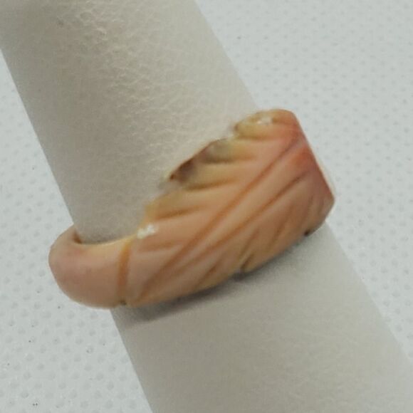 Carved Shell Feather Ring - Picture 2 of 5